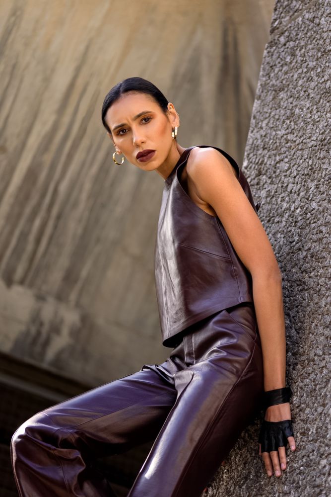 girl wearing leather Massimo Dutti outfit